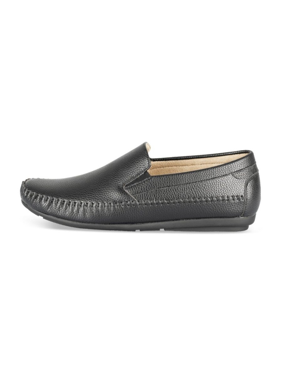 Black grained loafers, elastic gussets