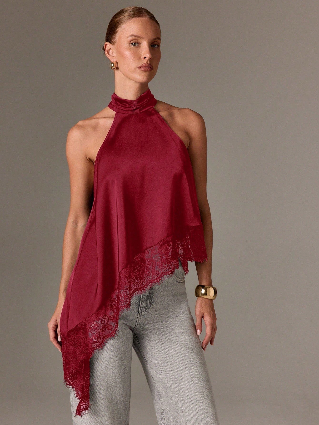 Top de soirée en satin à col montant asymétrique