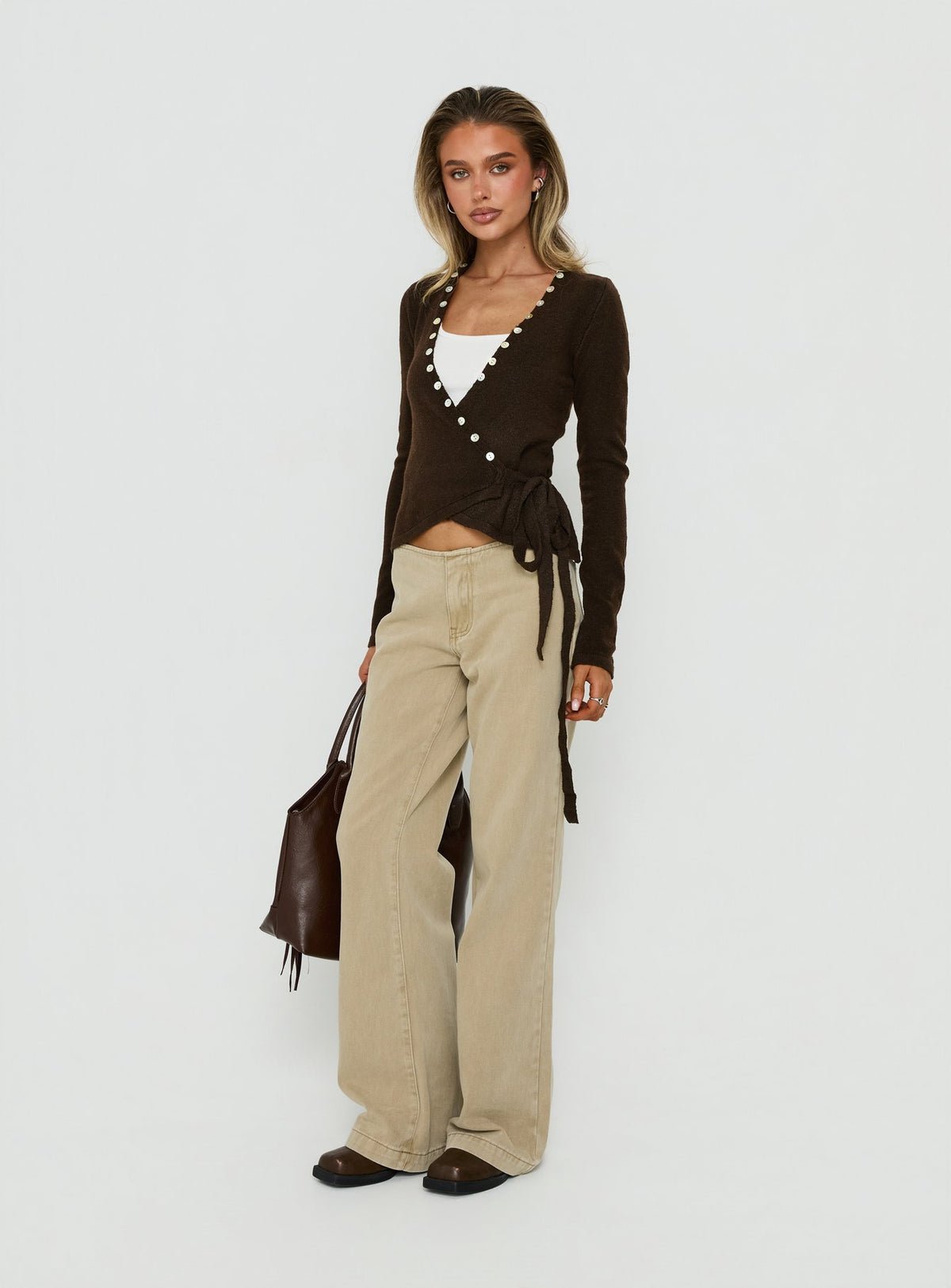 Jean droit taille basse sans ceinture