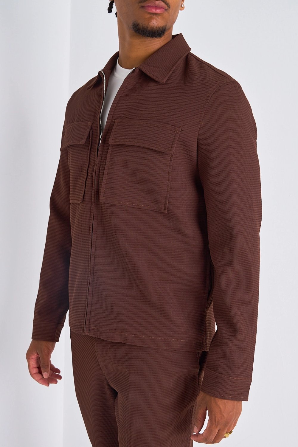 Ensemble veste zippée et pantalon gaufré marron