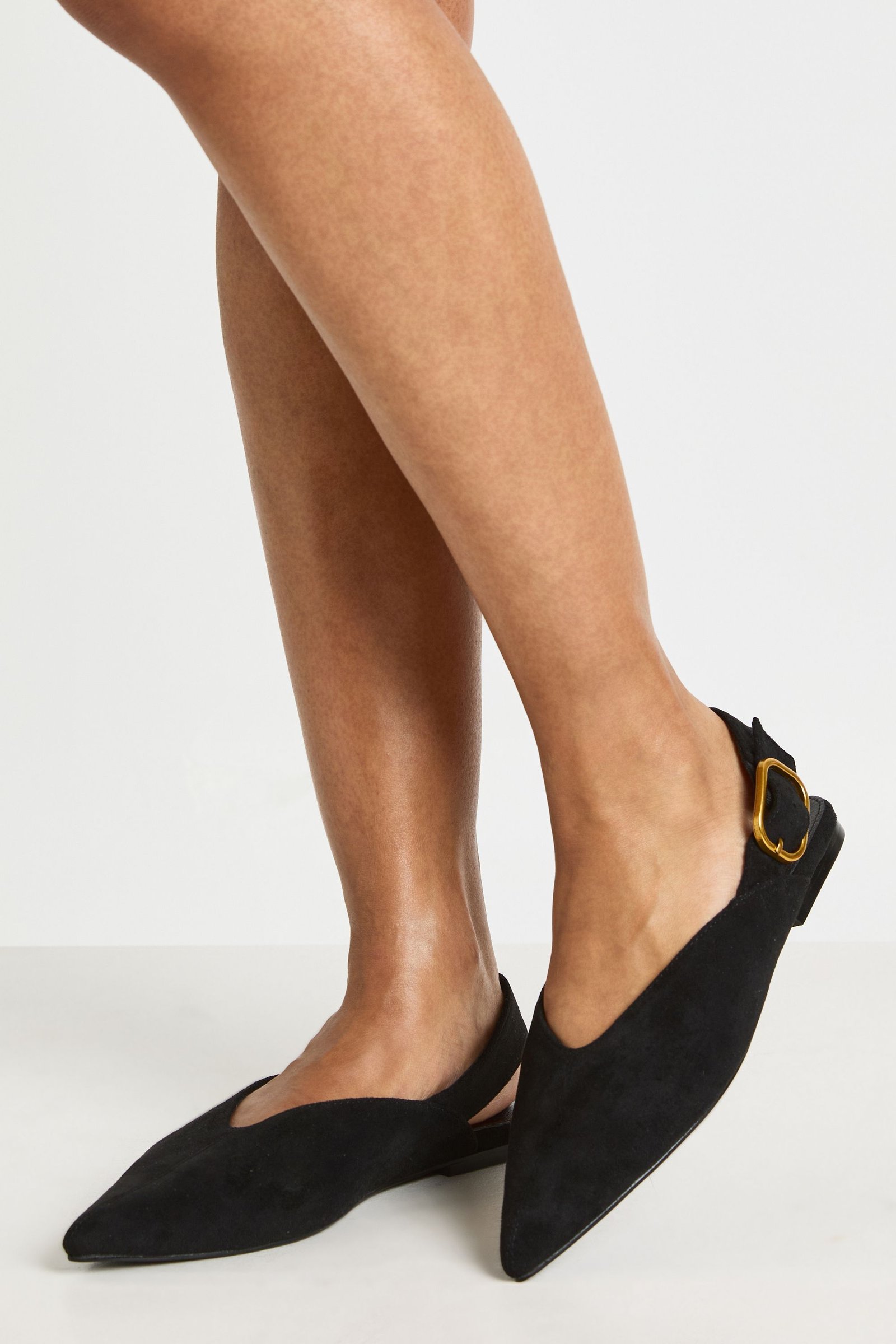 Pointed ballet flats with oversized buckle - Wide fit