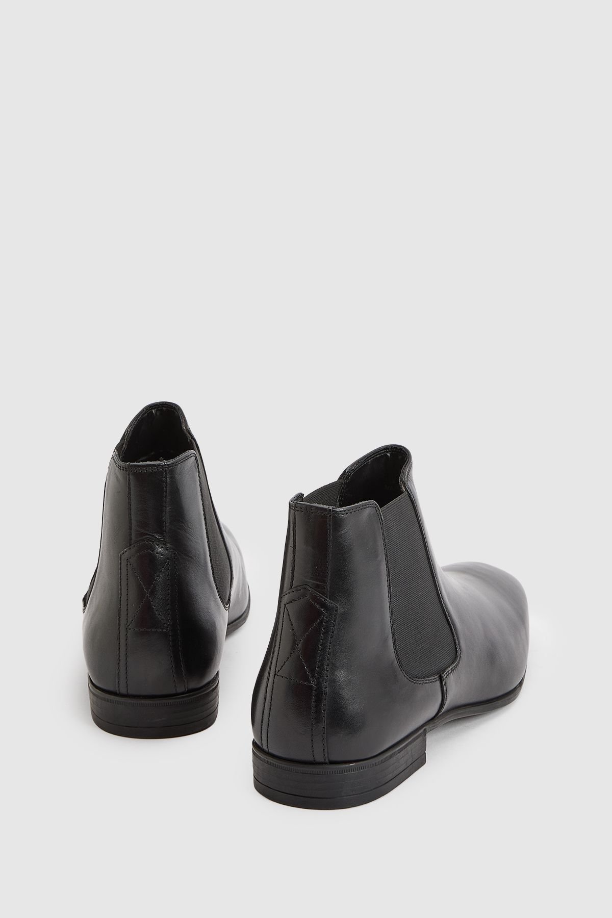 Bottine chelsea élégante en cuir noir