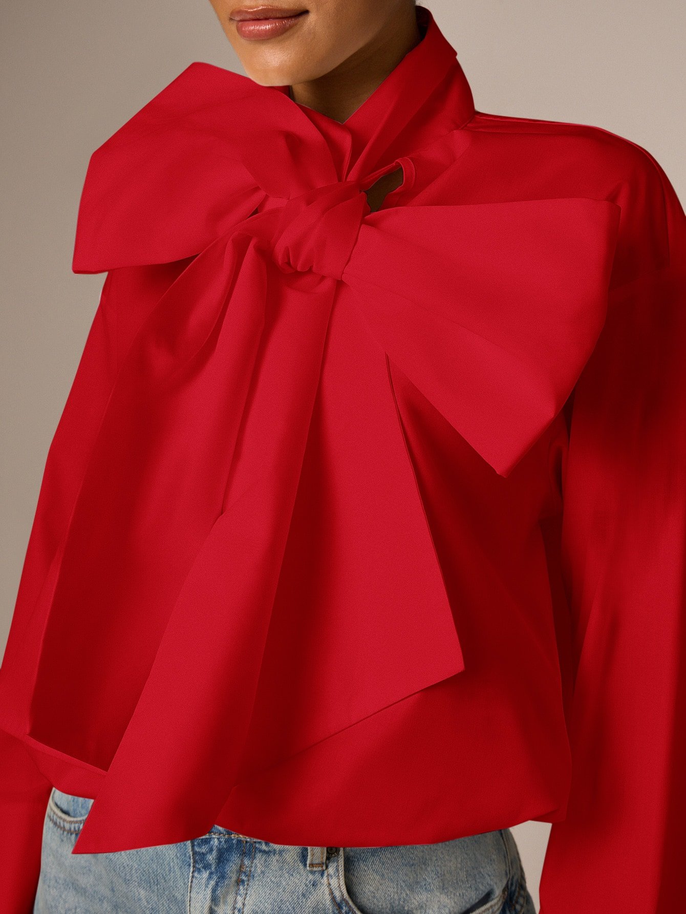 Blouse À Col Nœud Surdimensionné Avec Manches Évasées En Cloche