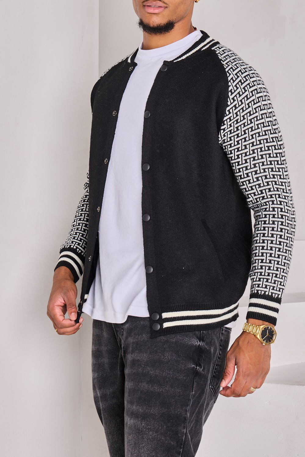 Gilet en maille à motif sur les manches noir