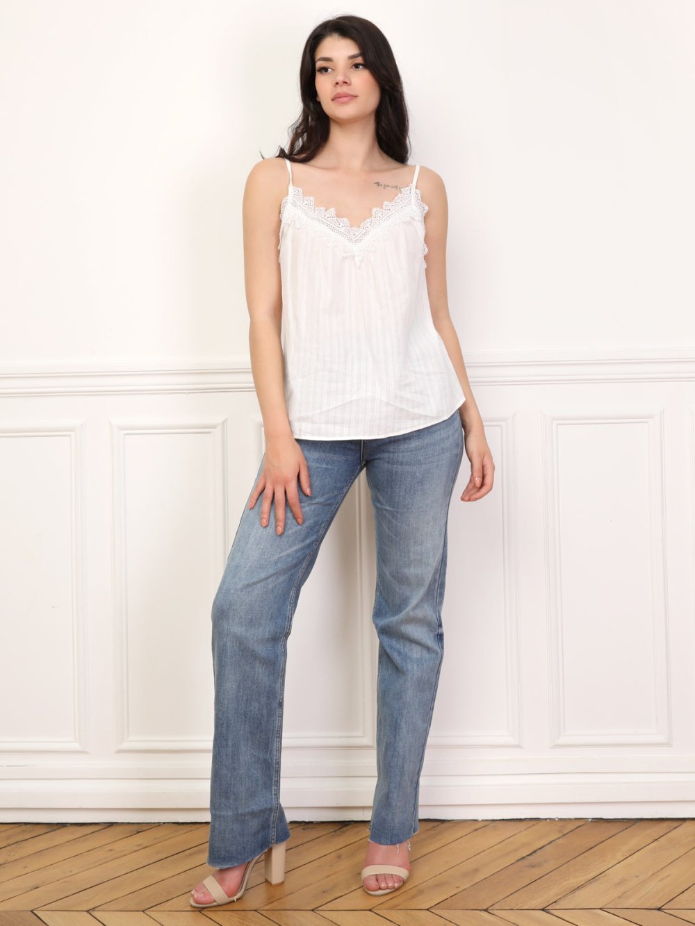 Caraco texturé à détail crochet blanc