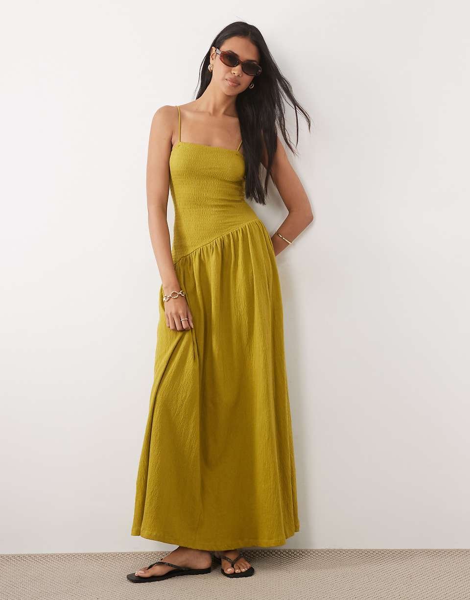 Robe caraco mi-longue froissée avec liens noués au dos et taille asymétrique - Olive