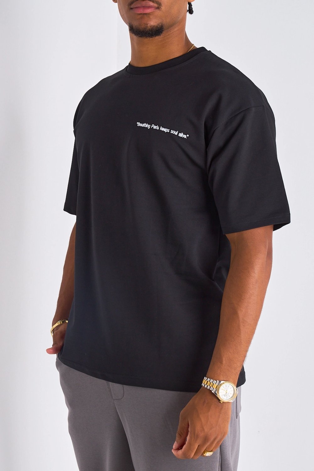 Black oversized “breathing paris” print tee