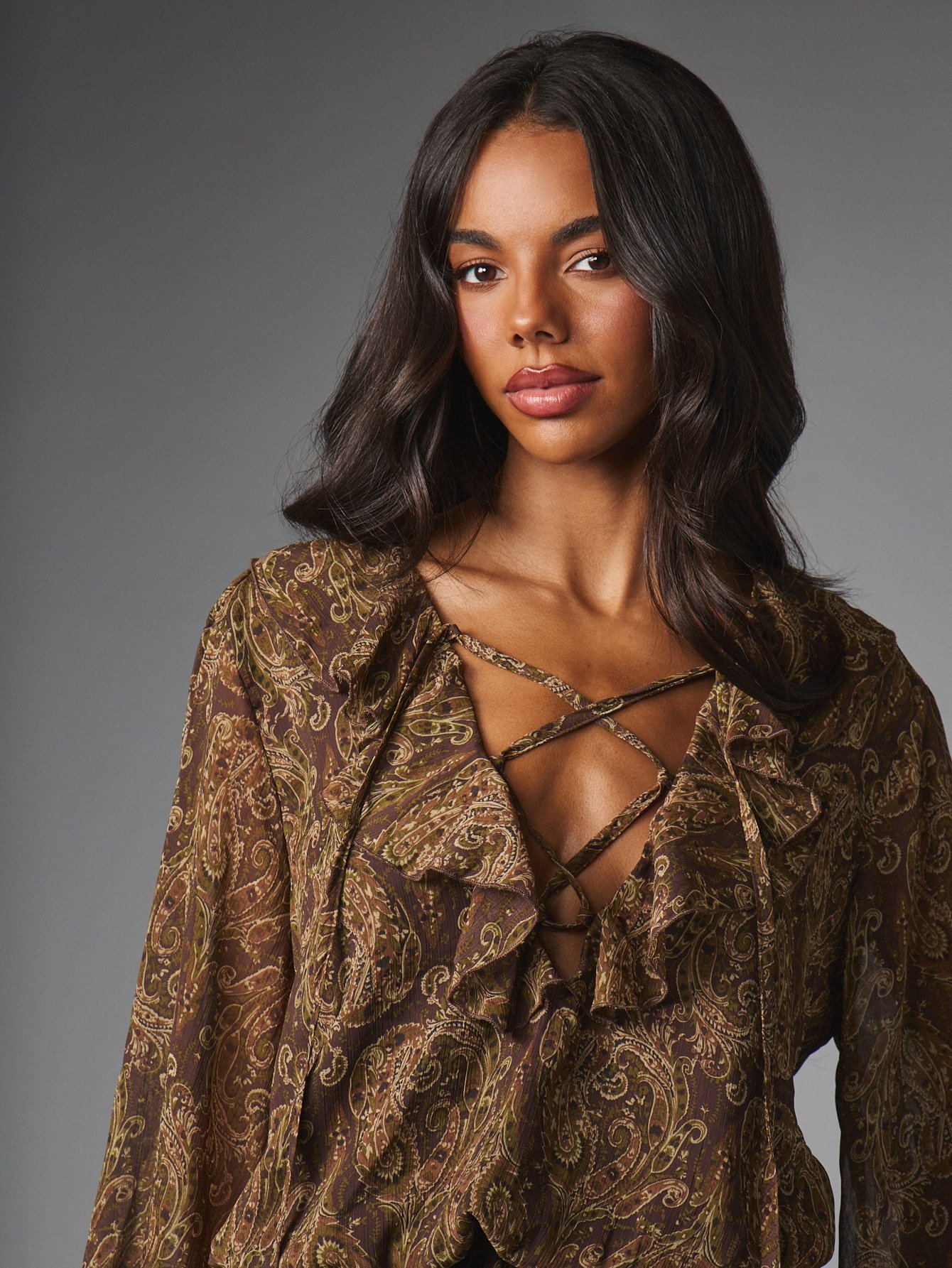 Mini robe paisley en mousseline à manches cloche