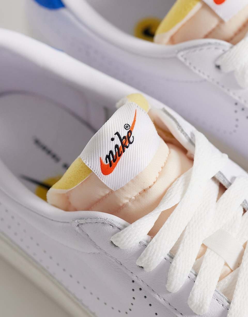 Tennis Classic AC trainers in white and blue