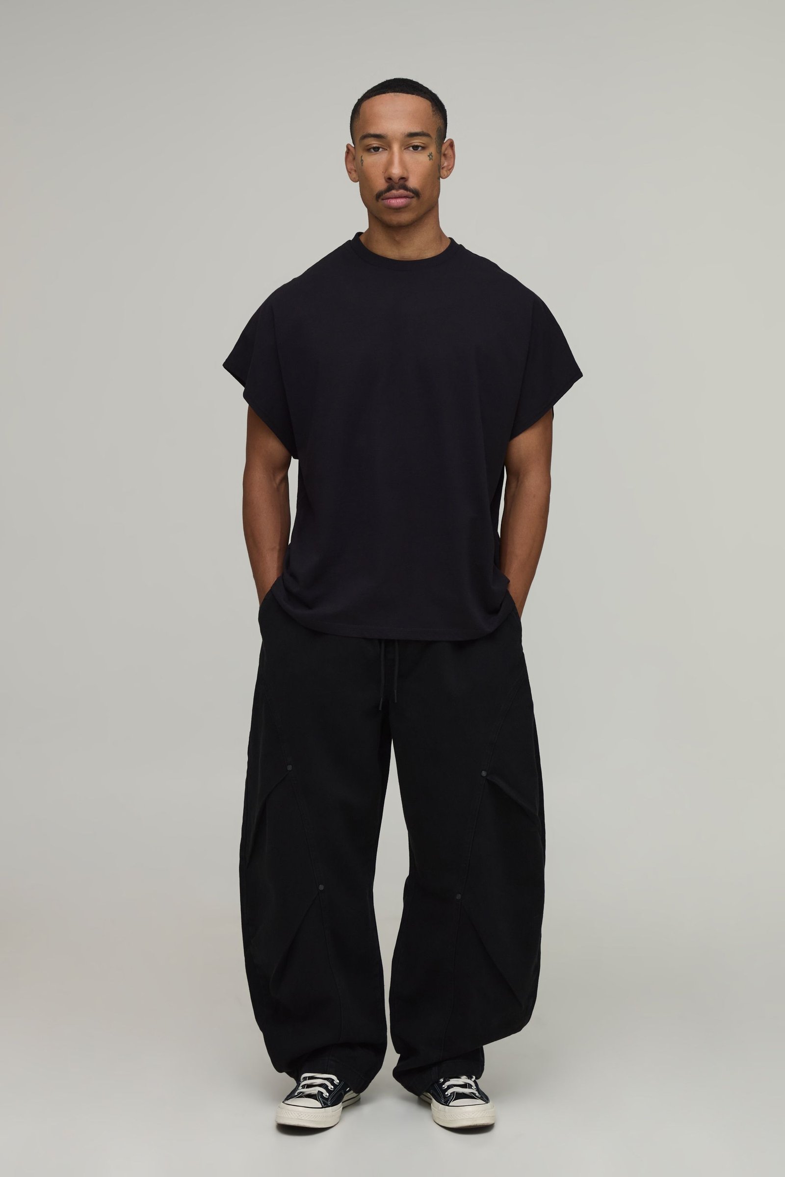 Twill balloon trousers with double pleat