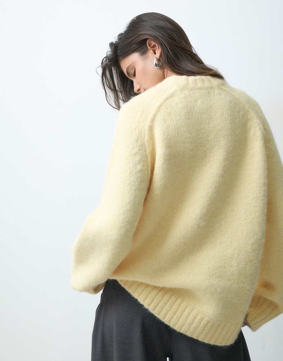 كنزة واسعة زغبية - لون الزبدة