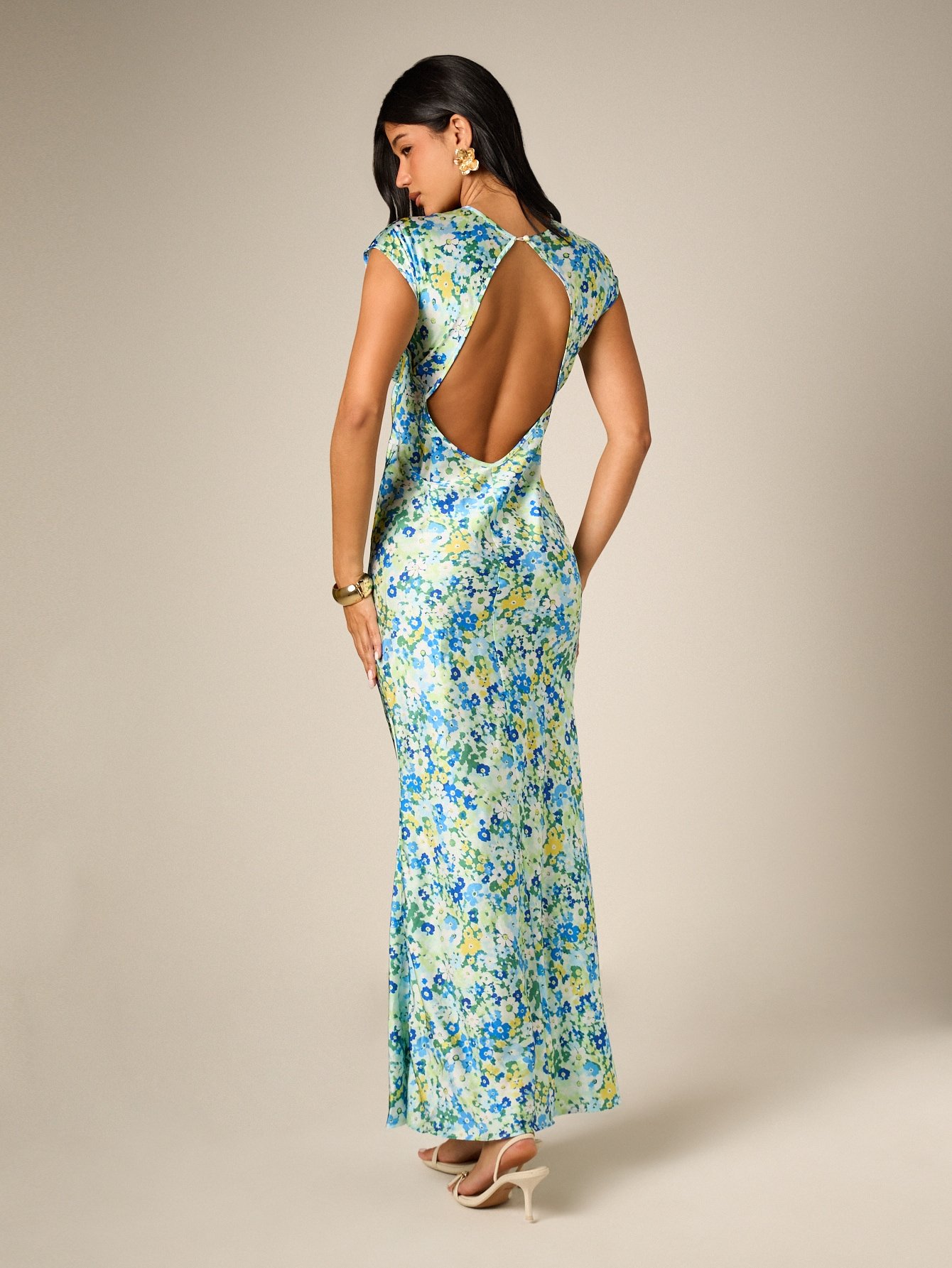 Floral satin dress with short sleeves