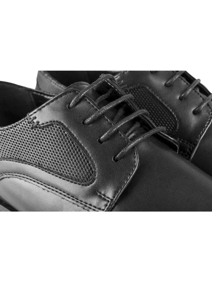 Black derbies with grained panel