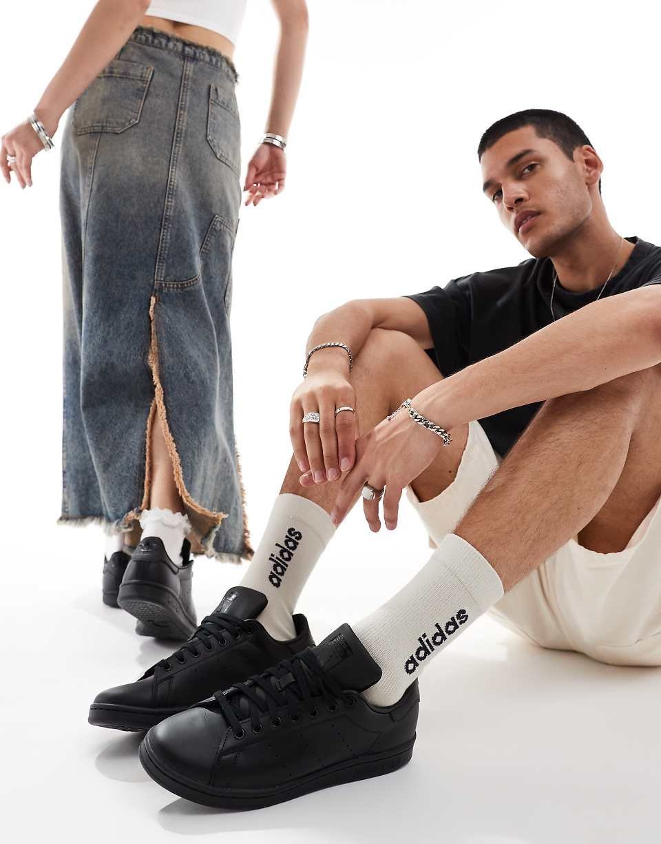 Stan Smith trainers in black