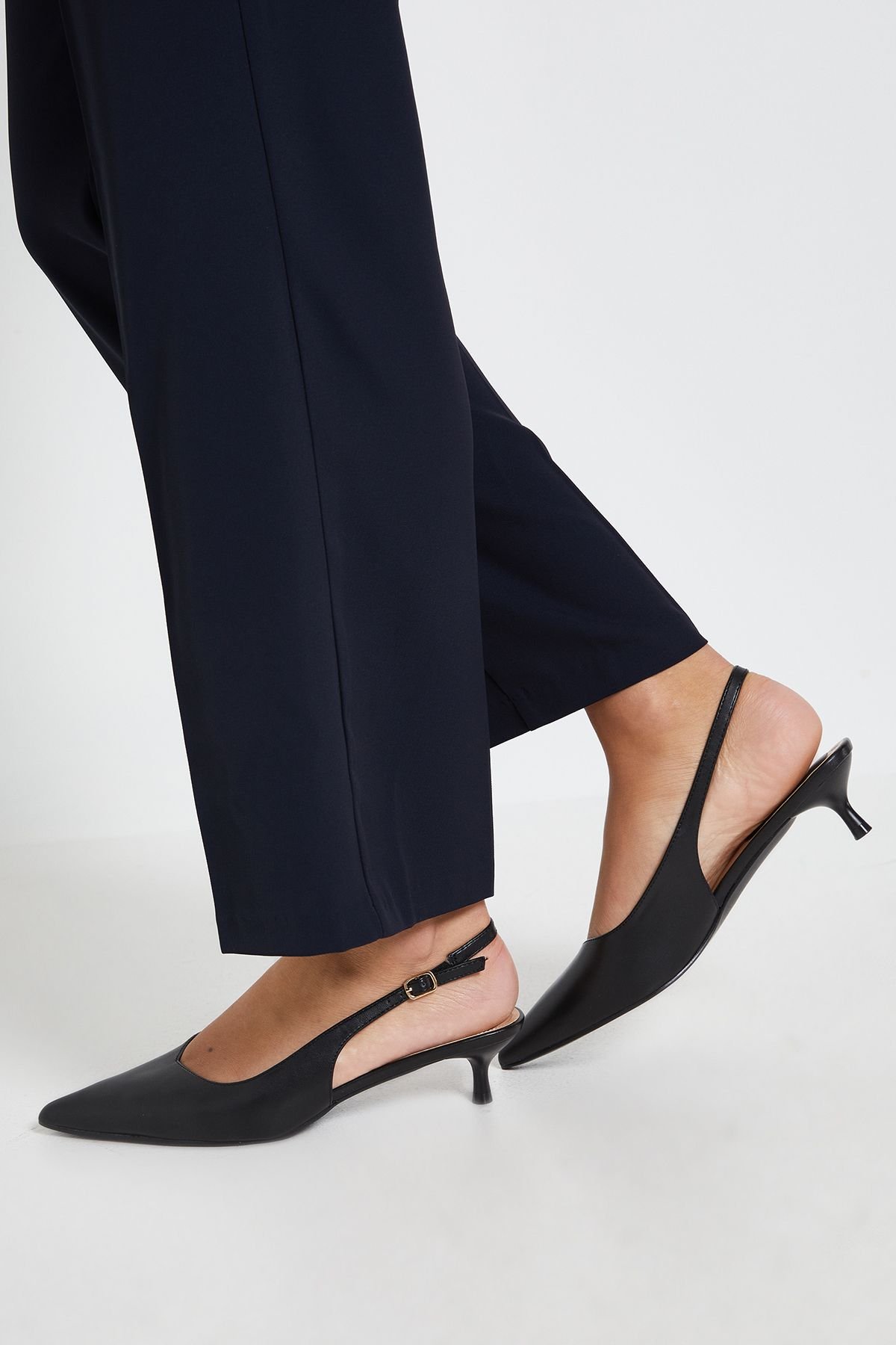 Escarpins à bride arrière et petit talon - Noir