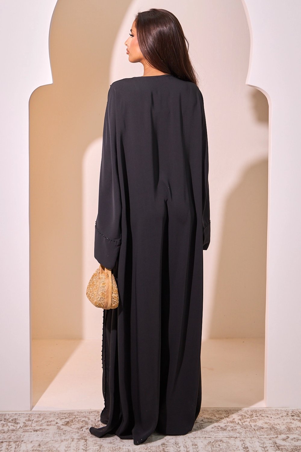 Abaya k7la wasa3 b perles w fenta