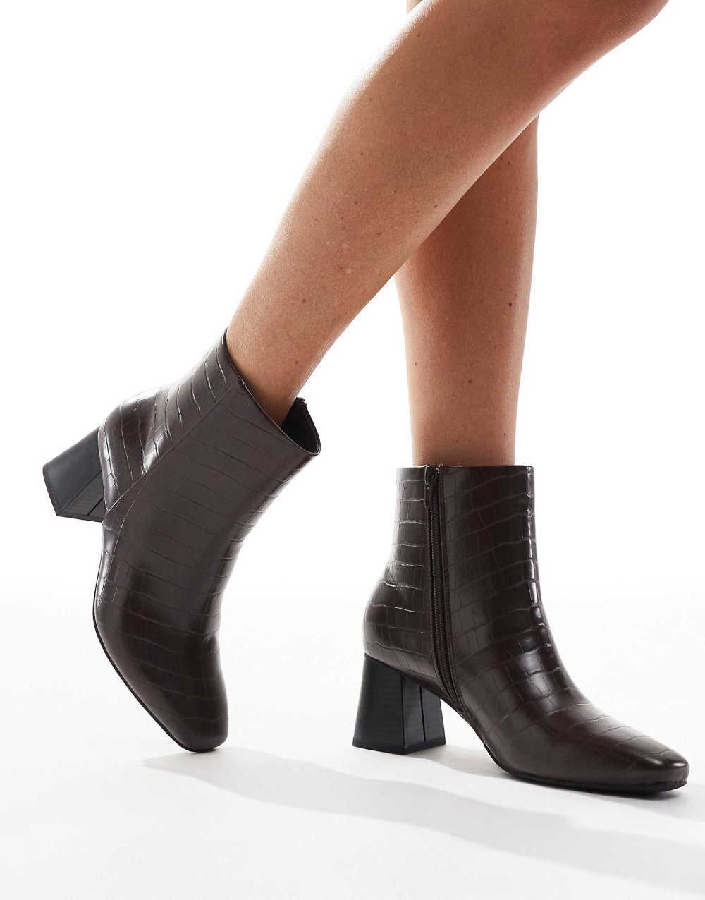 Bottines effet croco marron foncé