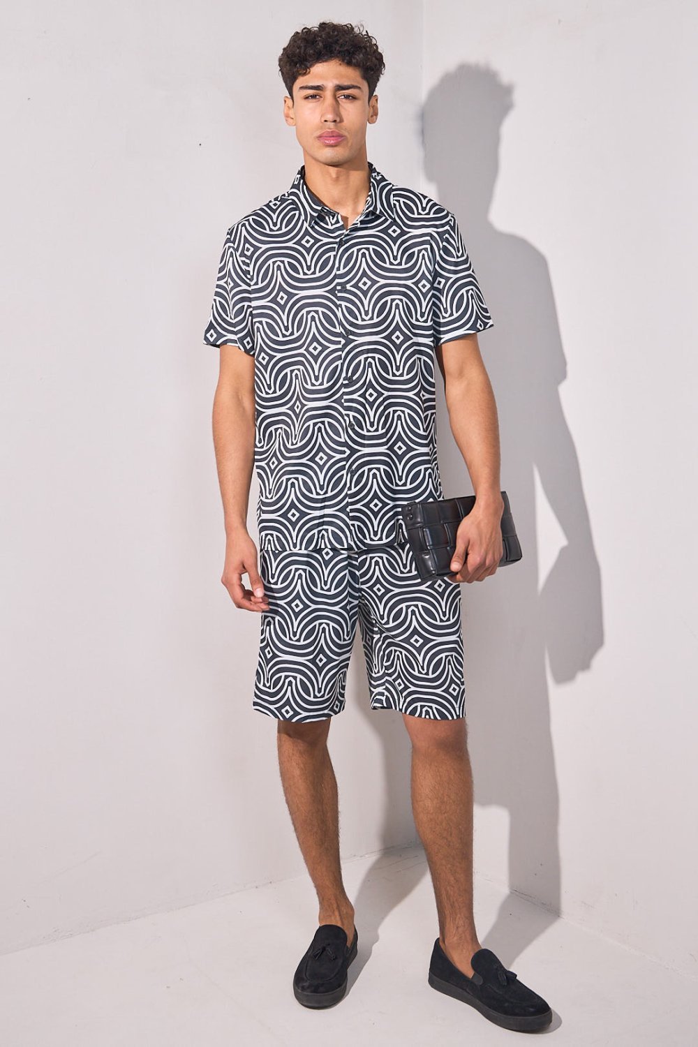 Ensemble chemise et short géométrique noir