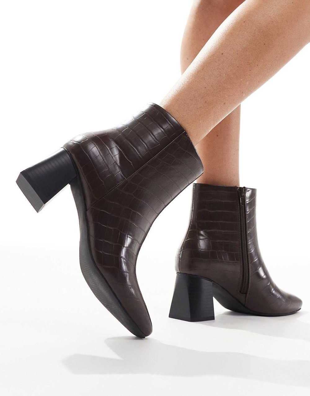 Bottines effet croco marron foncé
