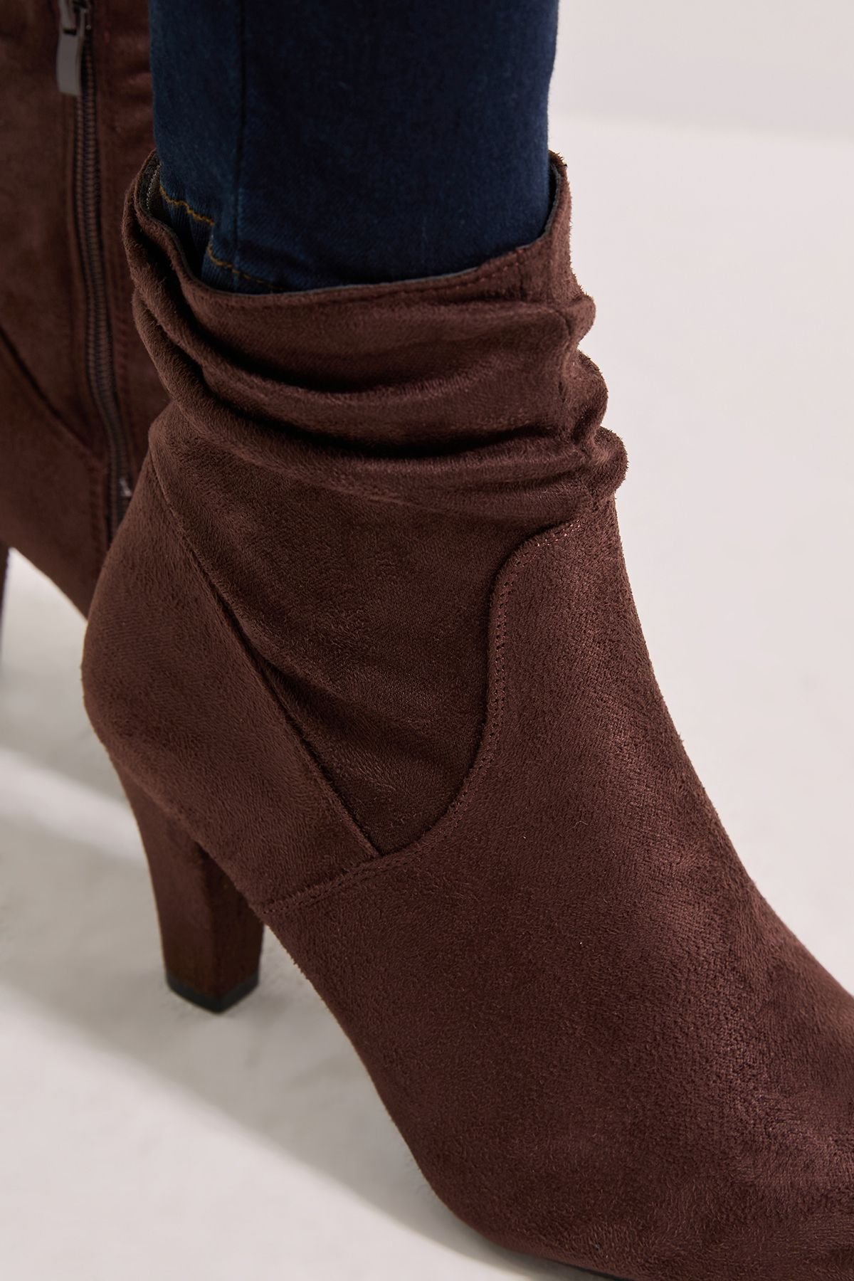 Bottines mfronciyin b talon 3ali - Pied large
