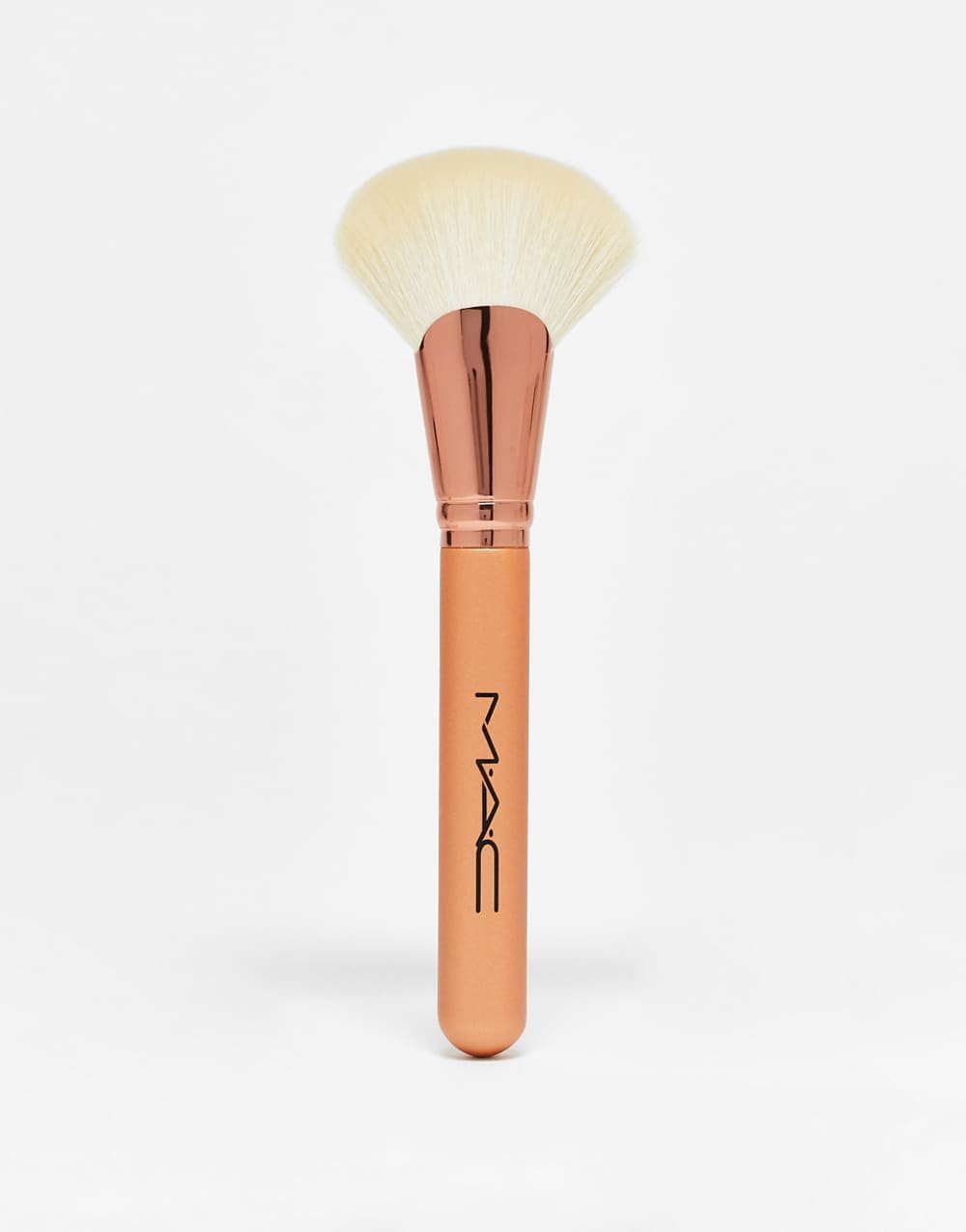Fan brush for bronzing powder - 143S