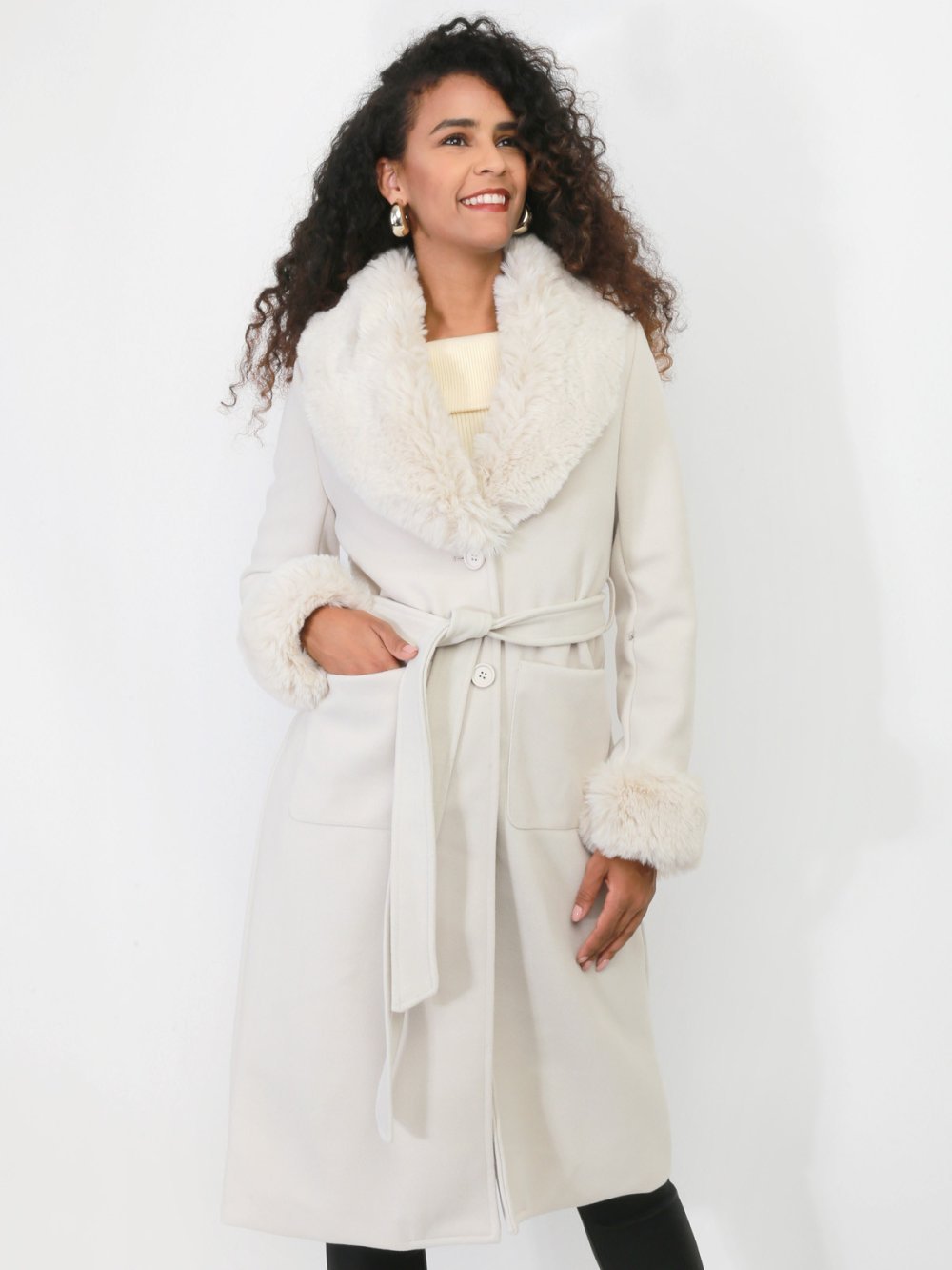Beige belted coat with faux fur collar