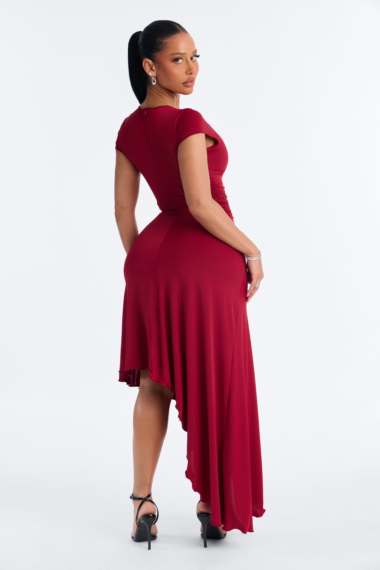 Robe mi-longue asymétrique taille basse