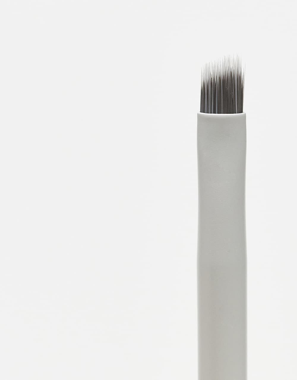 Pinceau biseauté pour eye-liner - M363