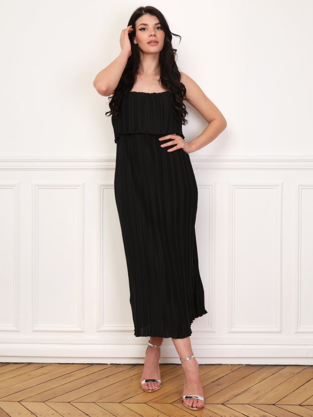 Robe twila plissée b col carré b volants k7la