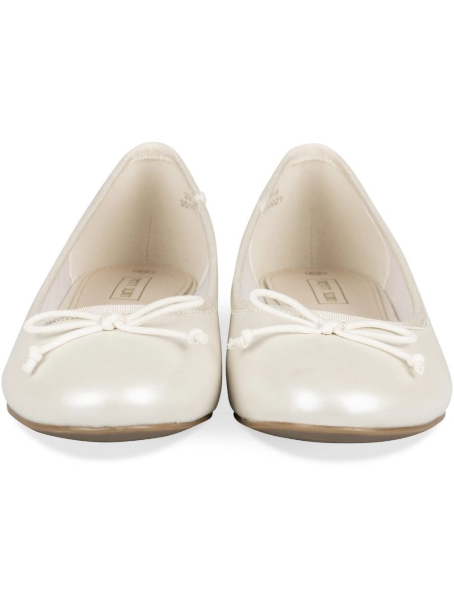 Silver bow ballerinas with low heel