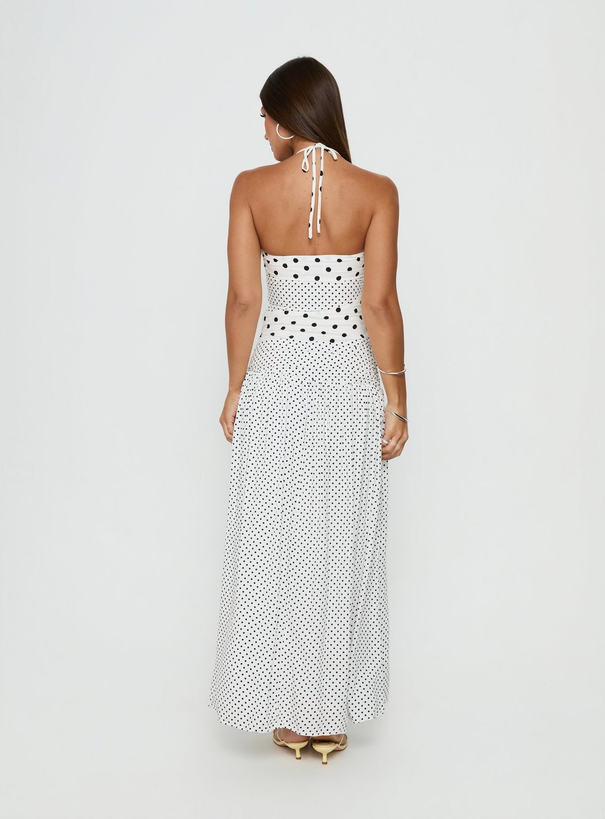Robe longue à pois col licou torsadé