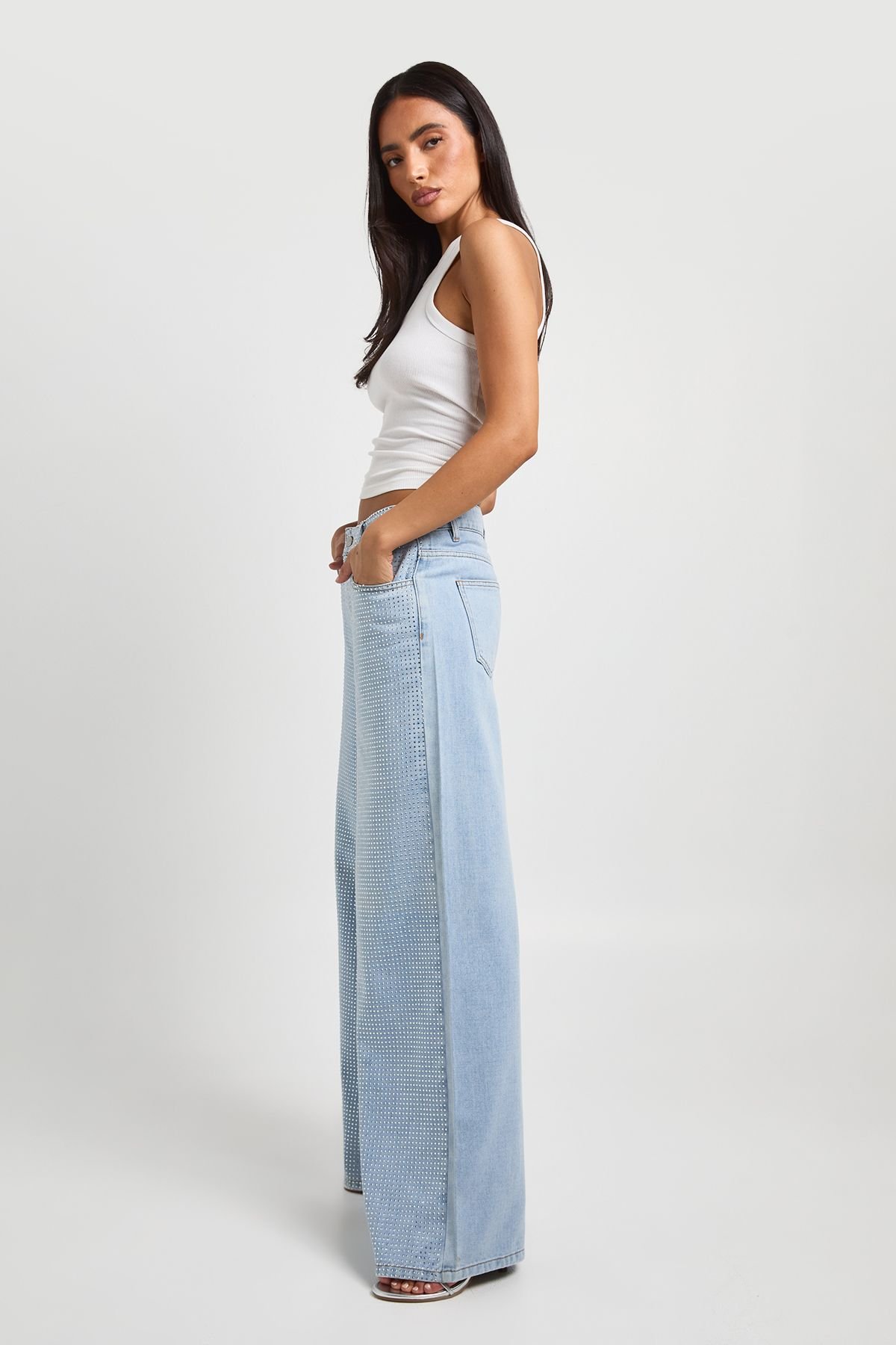 Jean large taille haute embelli de strass