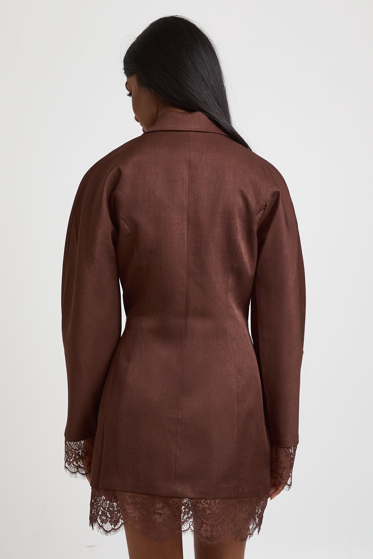 Robe blazer mhaykla b ourlet dyal dentelle