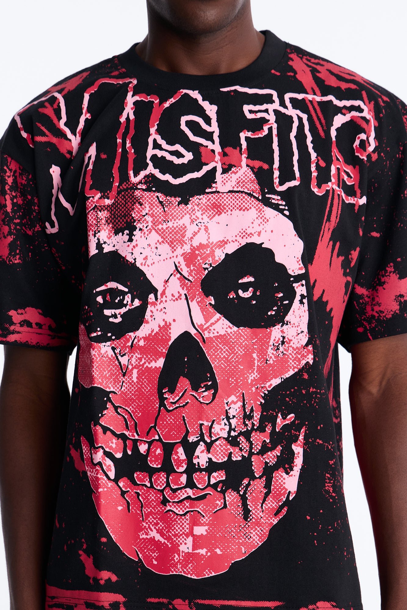 تي شيرت أوفرسايز بطبعة Misfits بمظهر مغسول