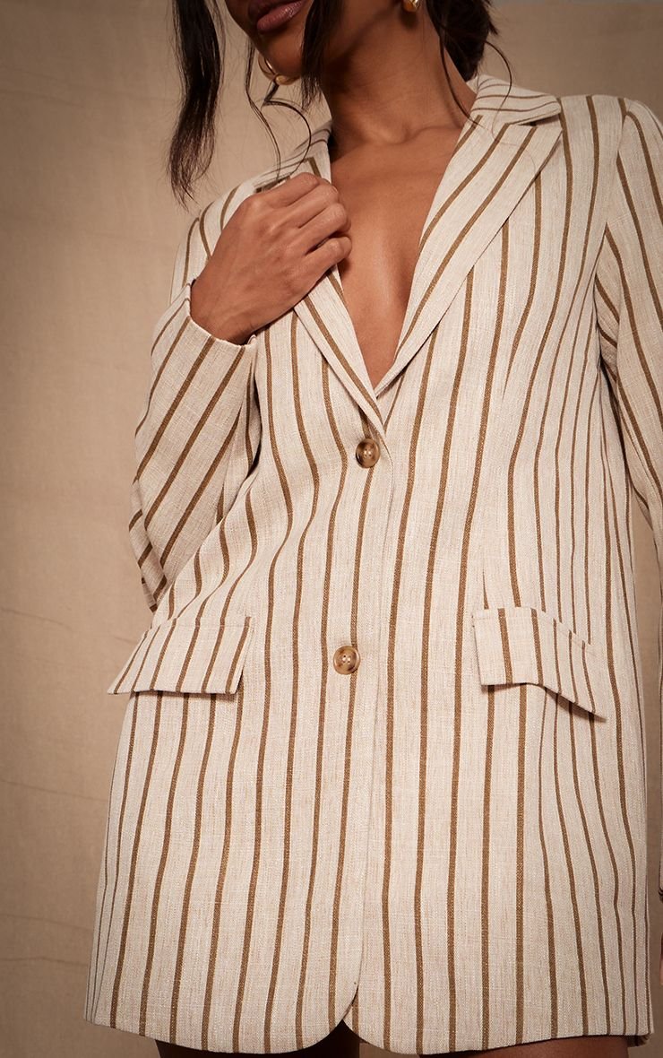 Robe blazer ajustée en lin à fines rayures