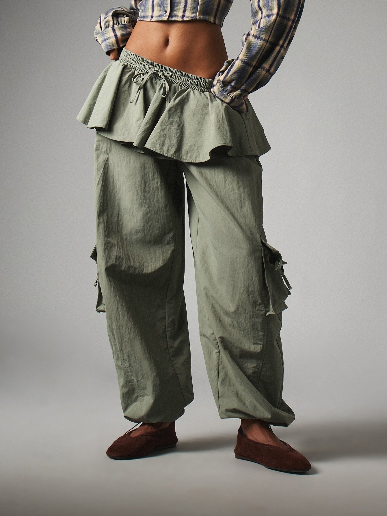 Pantalon Cargo À Jambes Larges Avec Jupe À Volants Superposée
