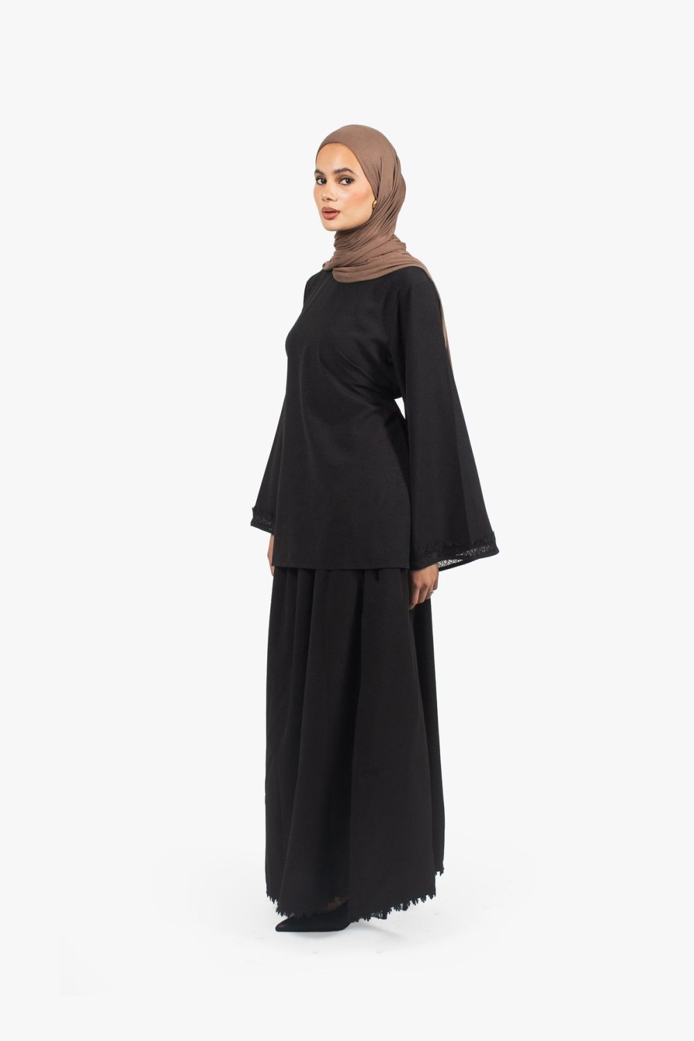 Lace-hem crepe maxi skirt - Black