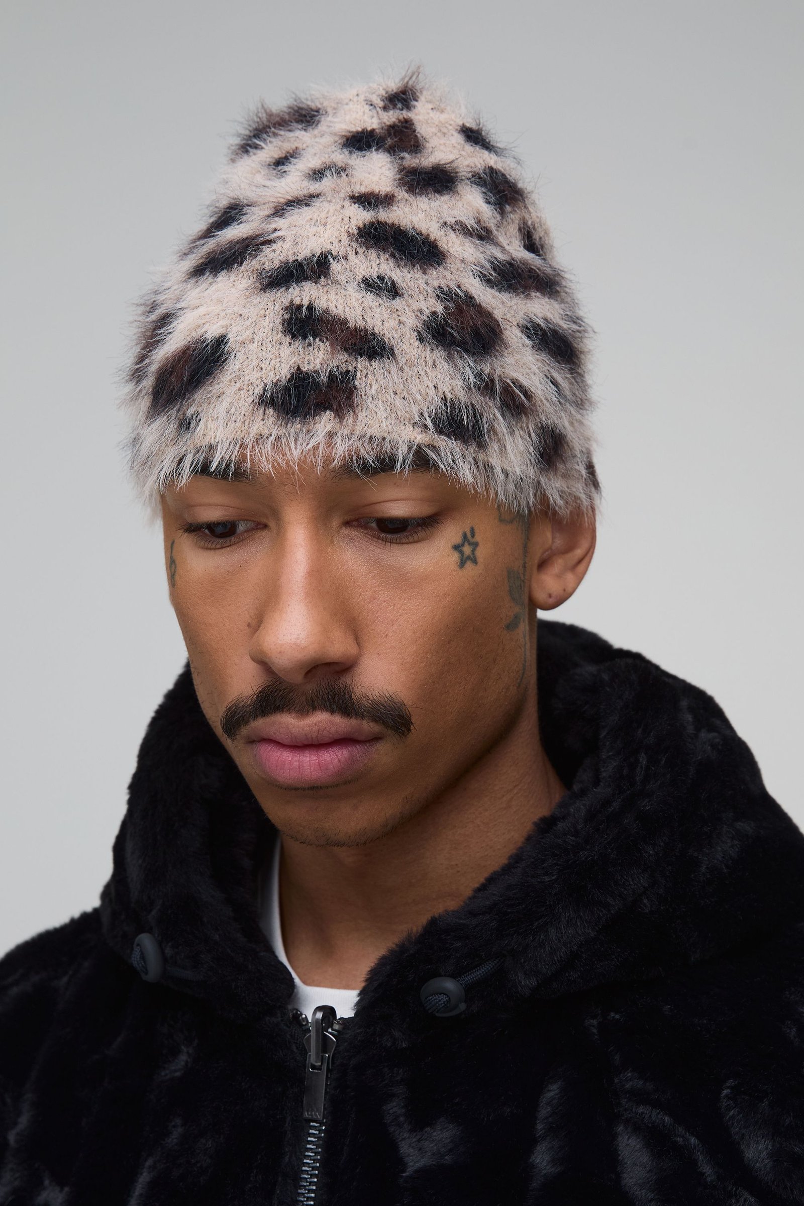 Bonnet léopard moelleux