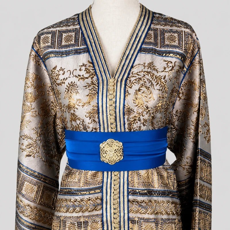 Caftan en brocart beige argenté et doré