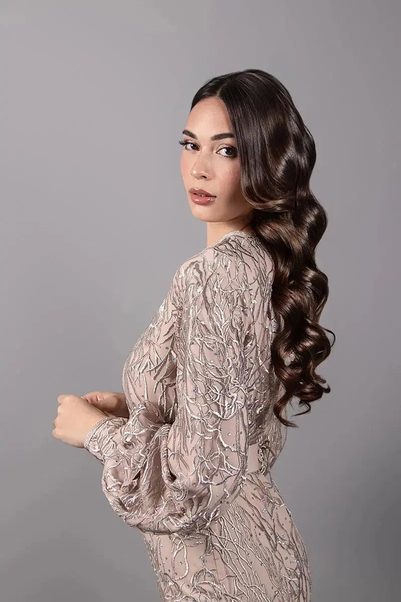 Caftan court droit à manches bouffantes nude
