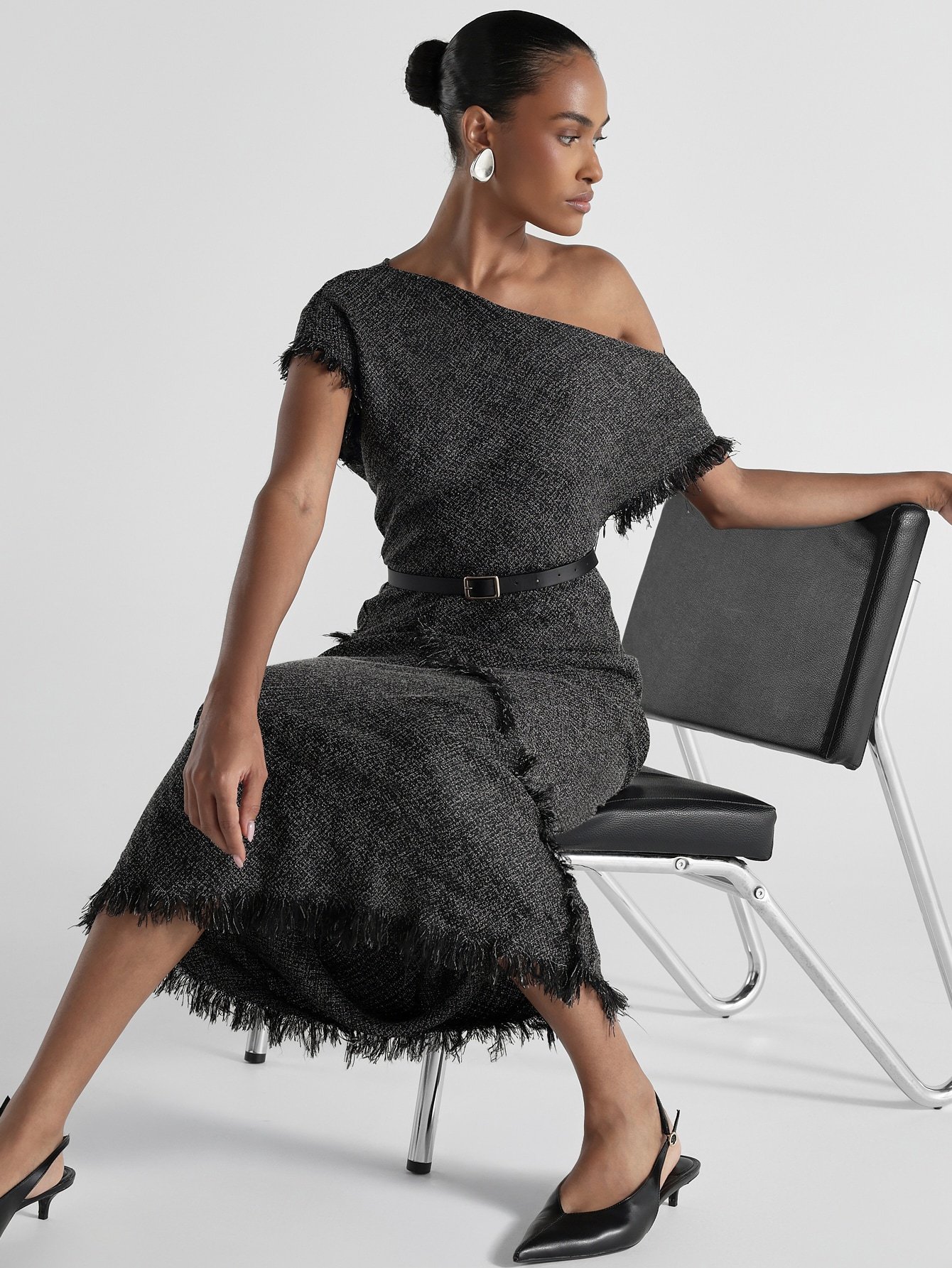 Robe De Soirée Formelle Kstm En Tweed À Une Épaule Avec Garniture À Franges