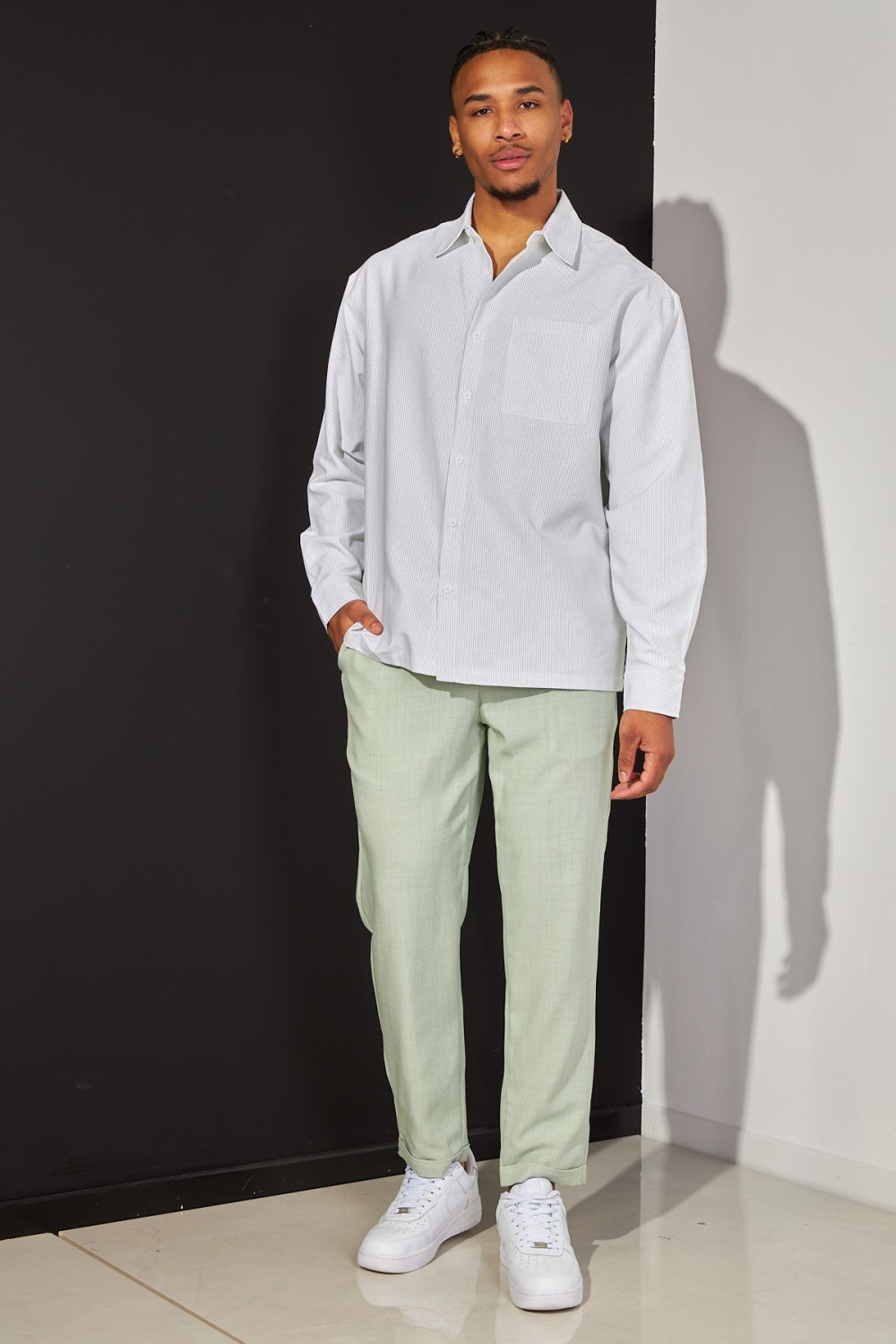 Chemise large à rayures vertes blanche