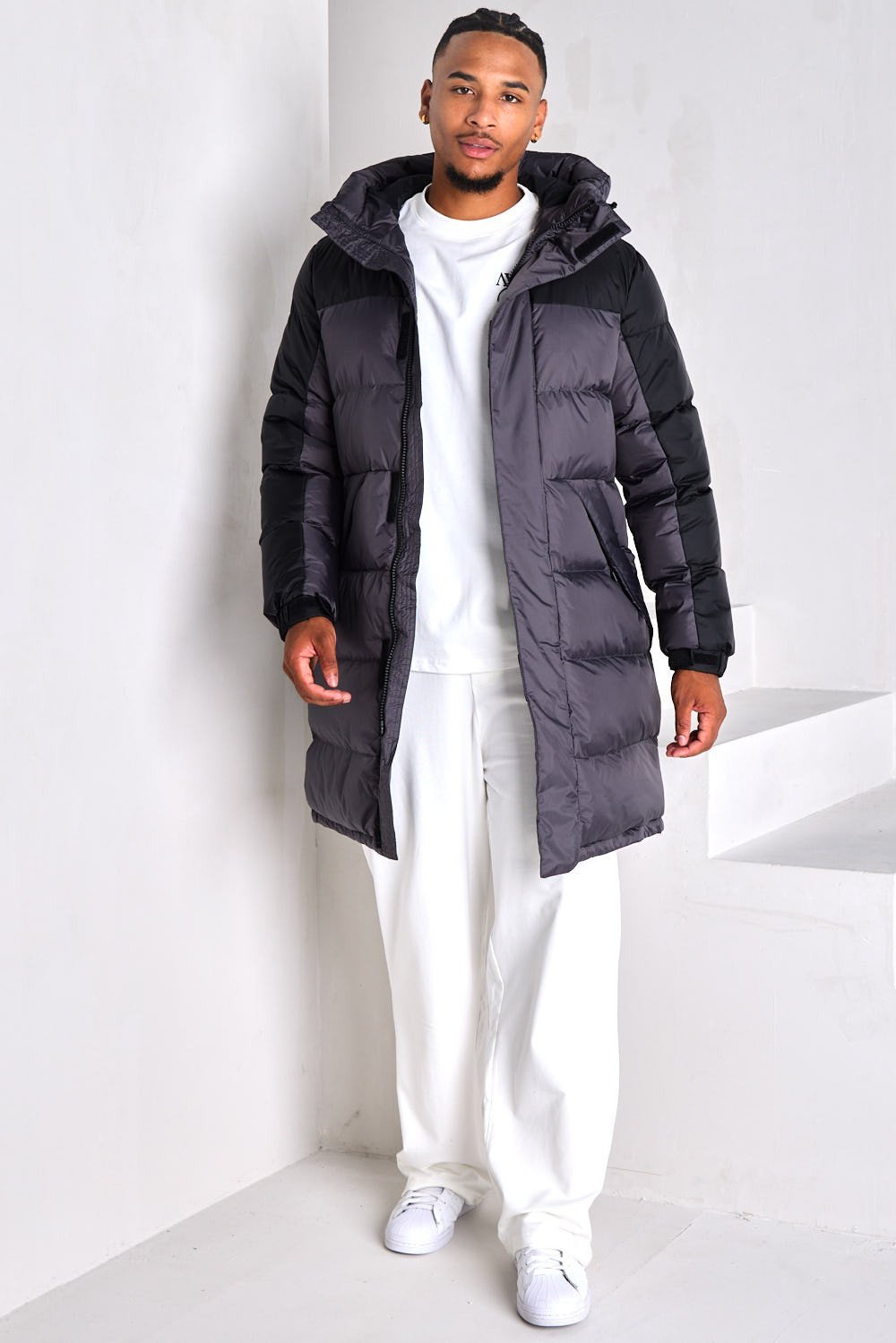 Doudoune longue imperméable à capuche noire