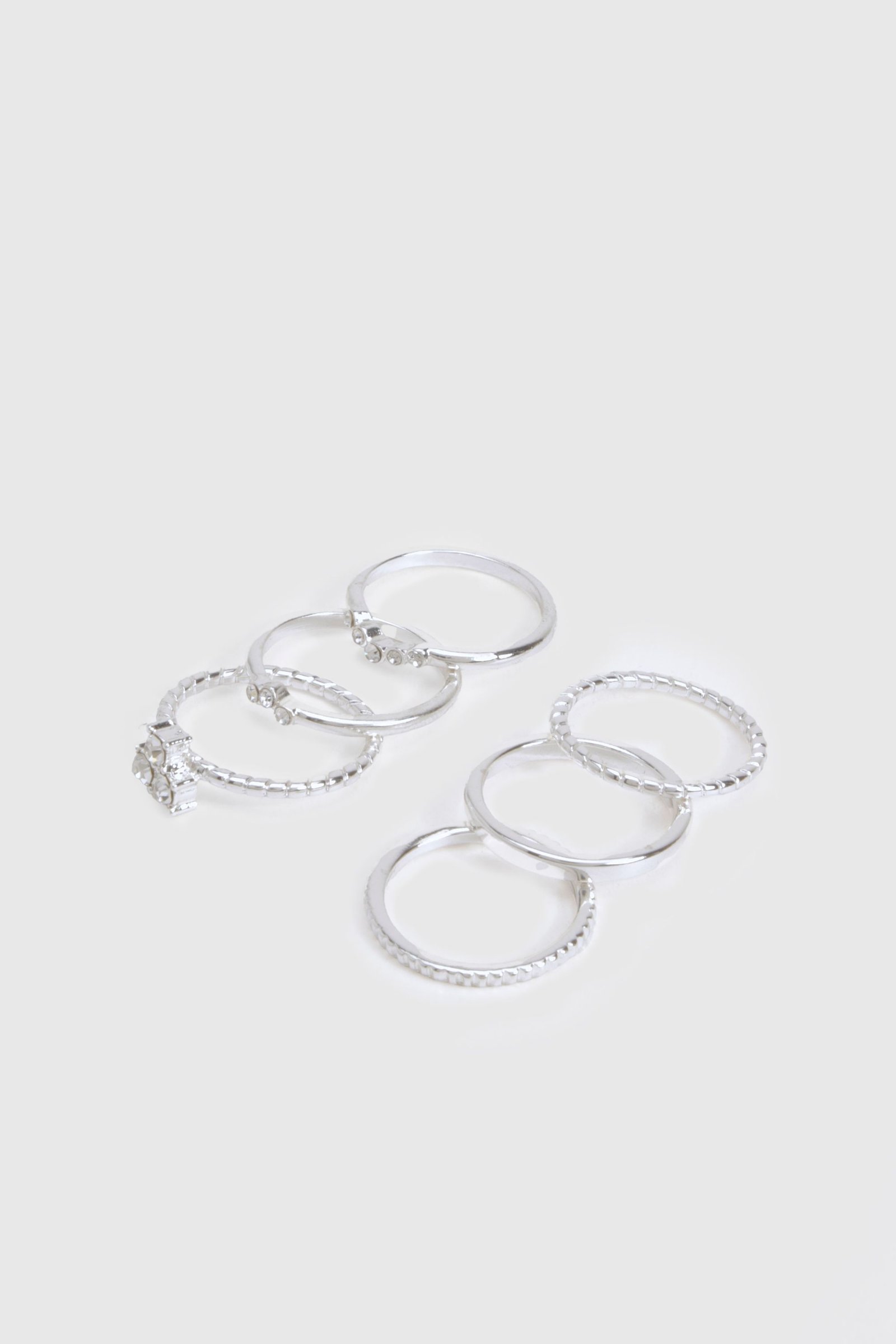 Lot de 6 bagues argentées à strass