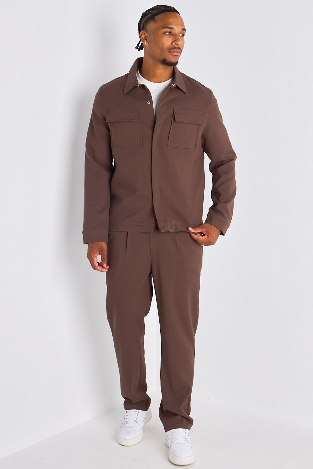 Brown buttoned jacket and trousers set