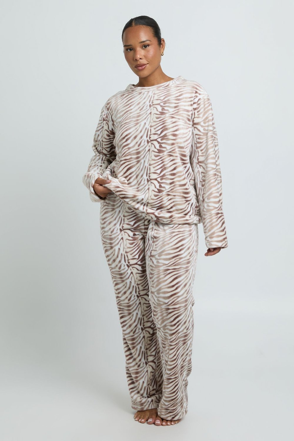 Fleece top and trouser pyjama set - Plus size