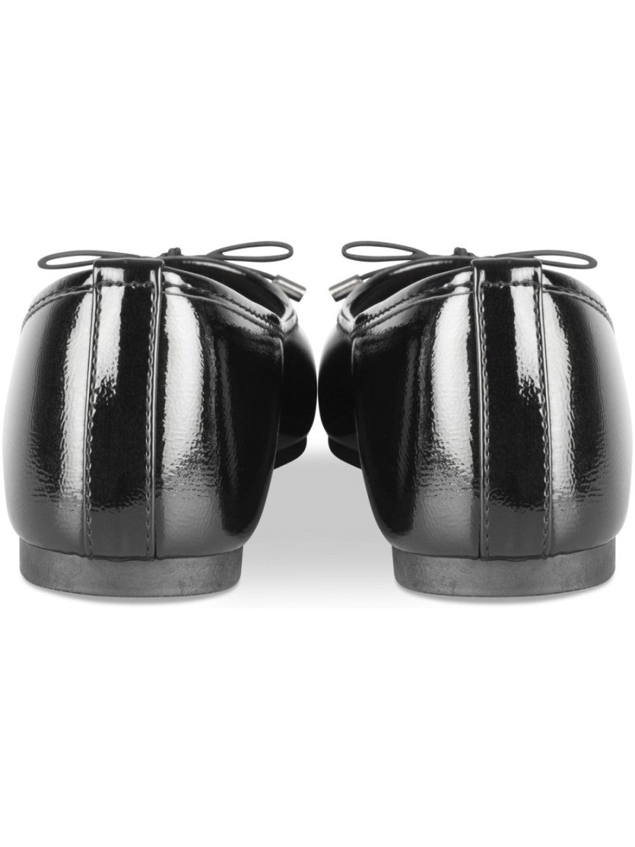 Black patent-look ballerinas with piping