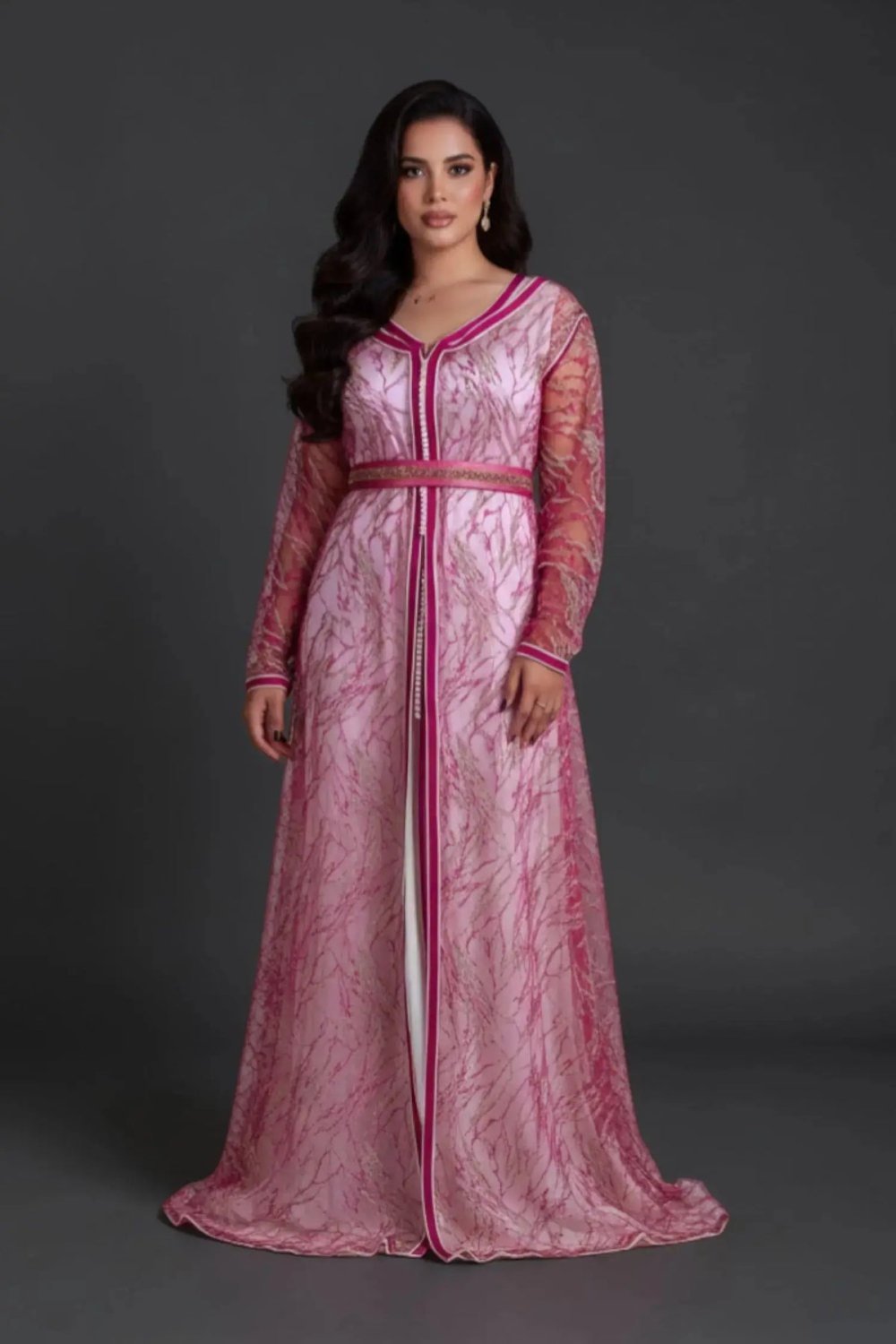 Takchita en dentelle fuchsia et satin blanc