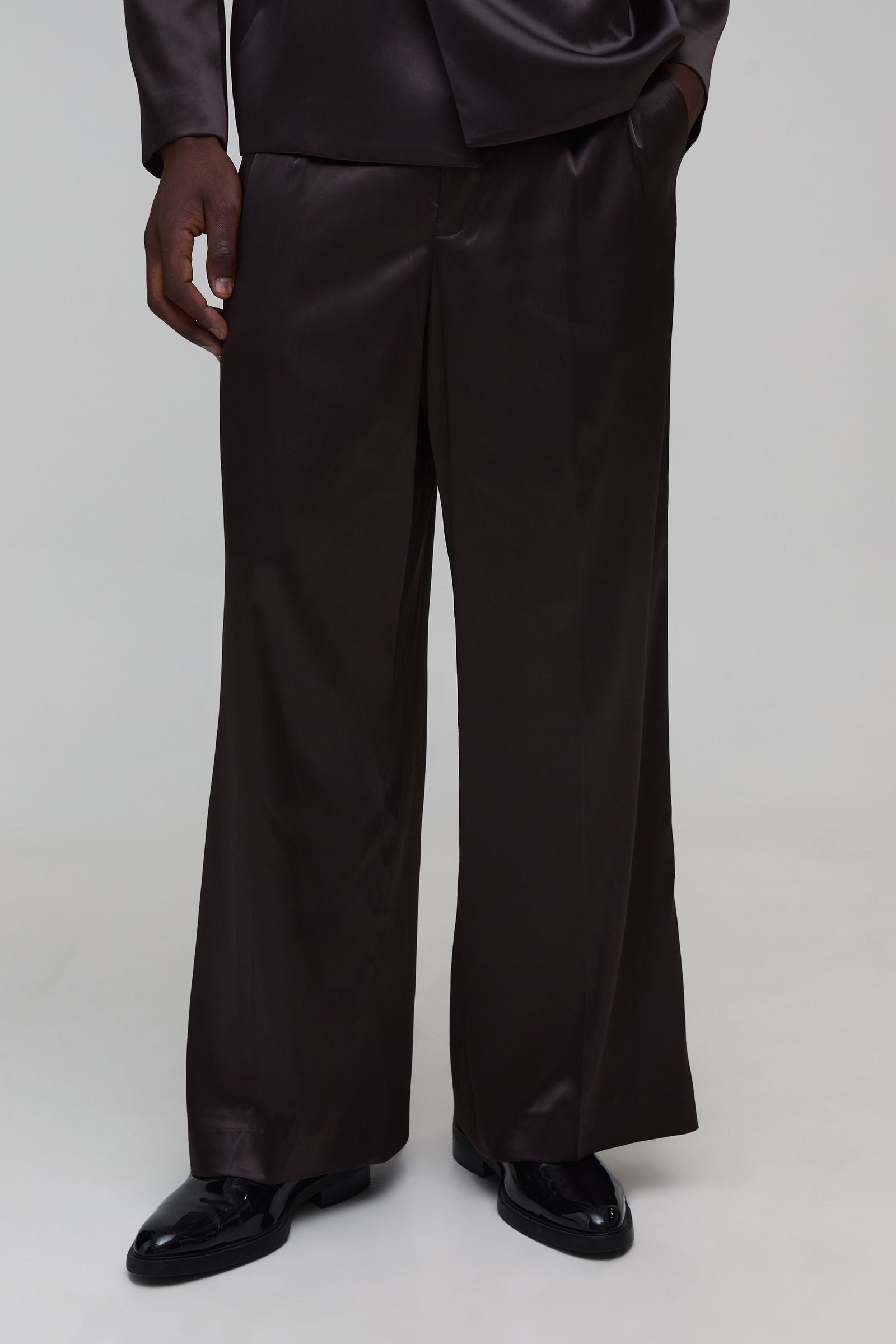 Pantalon de costume large en satin