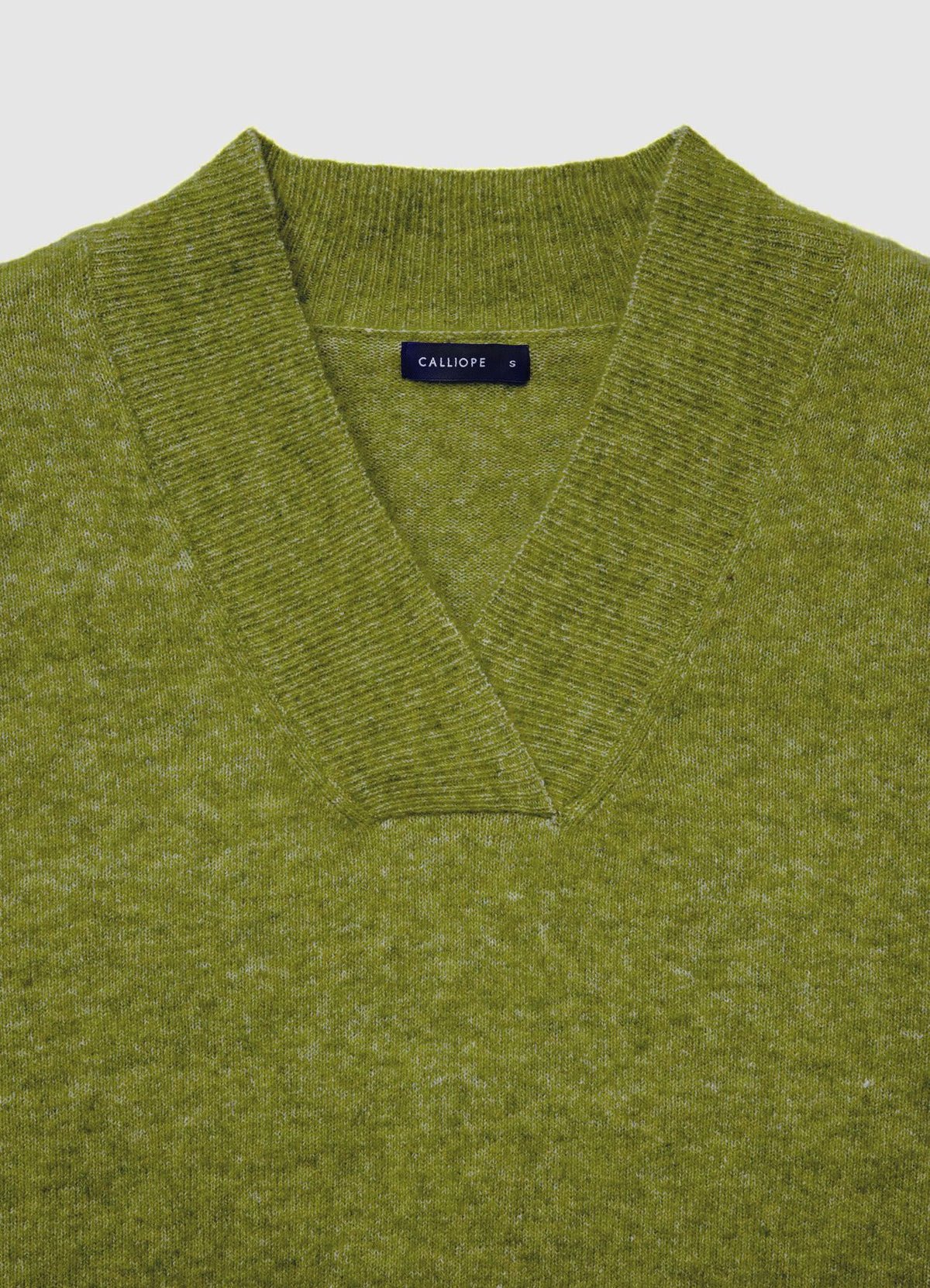 Pull col V épaules tombantes